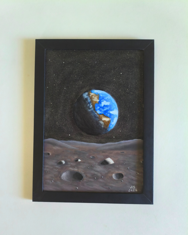 Pintura em óleo sobre papel Canson mostrando a Terra vista da superfície da Lua, com crateras lunares em primeiro plano e o espaço estrelado ao fundo.